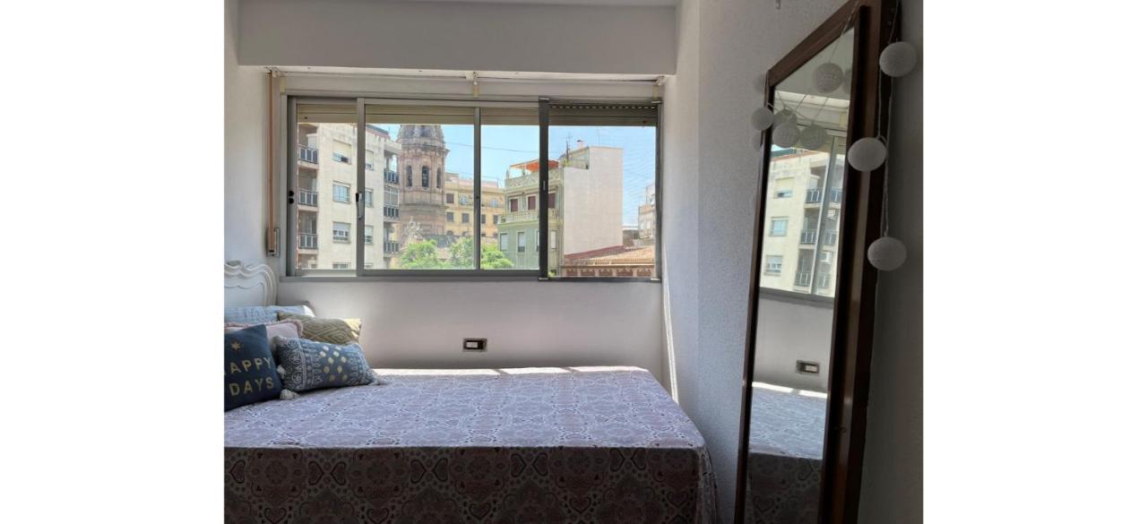 City Center Homestay Валенсия Экстерьер фото