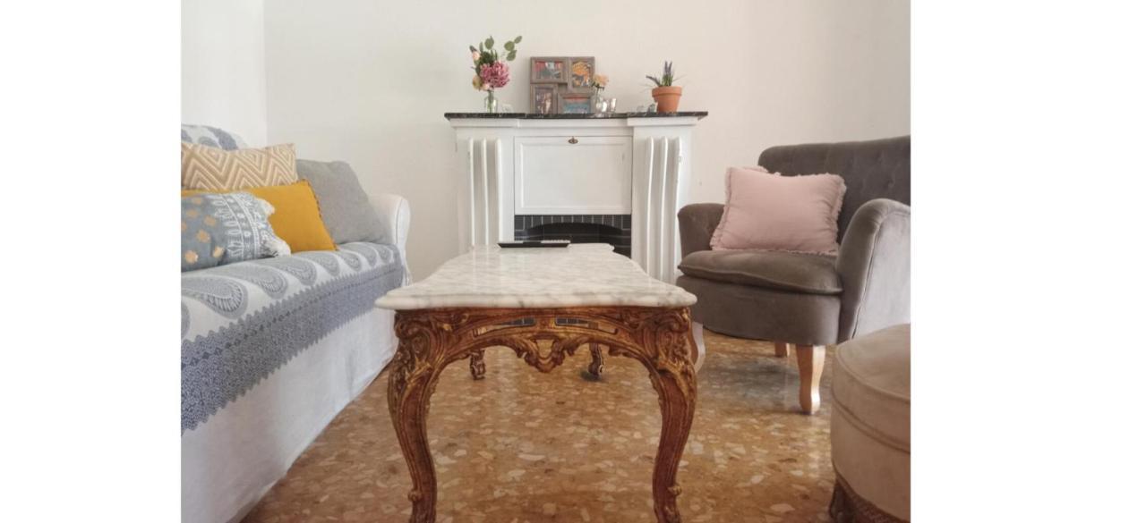 City Center Homestay Валенсия Экстерьер фото